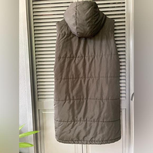 Long, black Puffer Vest - Picture 10 of 11